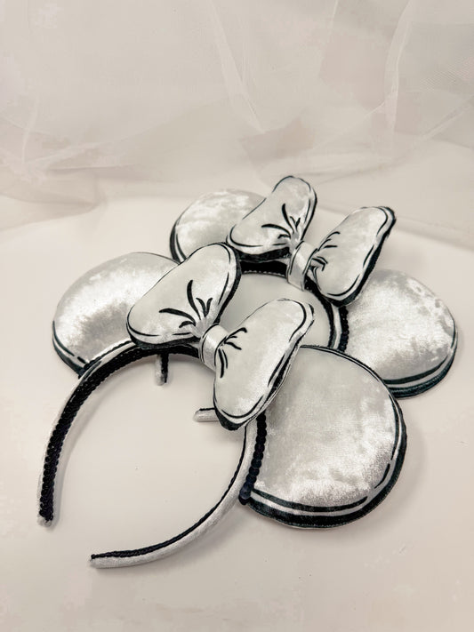 Black and White Toon Ears